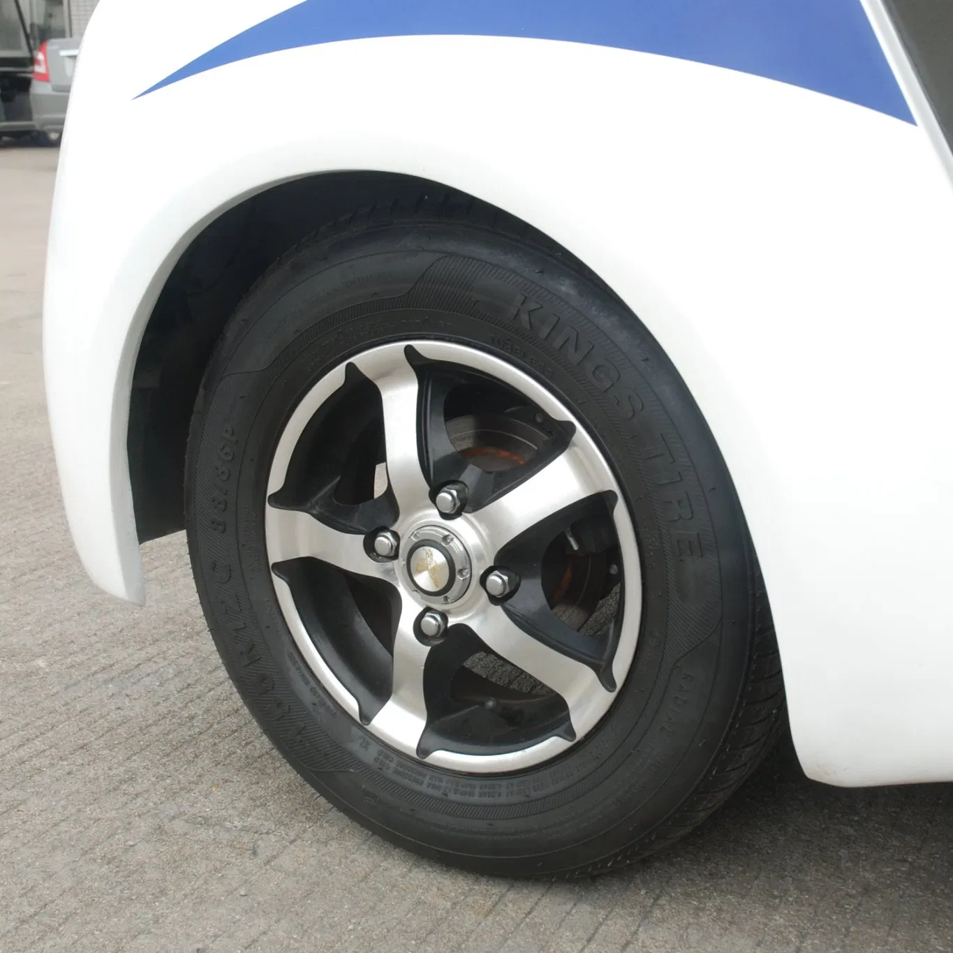4 Seater Closed Police Patrol Car